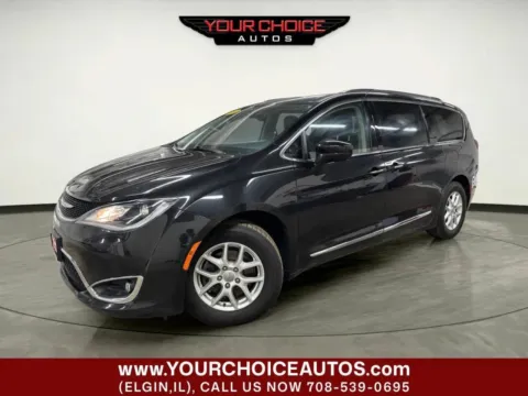 Black 2020 Chrysler Pacifica Touring L for sale in Elgin, IL