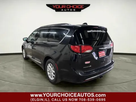 Another view of 2020 Chrysler Pacifica Touring L for sale in Elgin, IL at Your Choice Autos - Elgin