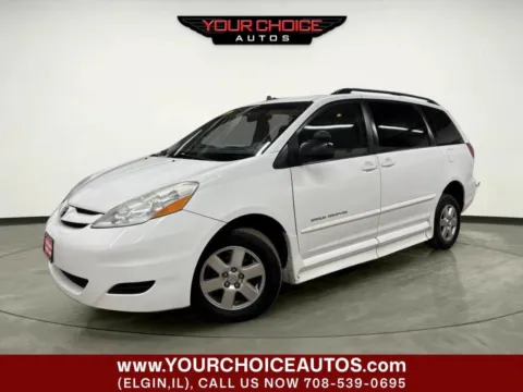 White 2010 Toyota Sienna LE 7 Passenger 4dr Mini Van for sale in Elgin, IL