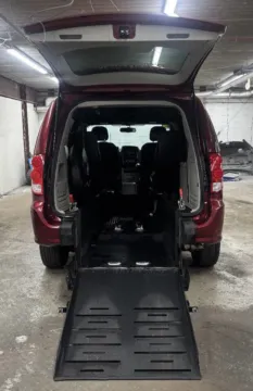 Red 2015 Dodge Grand Caravan SE Plus for sale in Elgin, IL