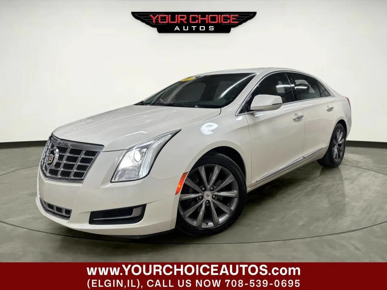White 2013 Cadillac XTS 3.6L V6 4dr Sedan for sale in Elgin, IL