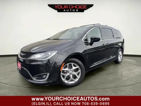 Black 2018 Chrysler Pacifica Touring L for sale in Elgin, IL
