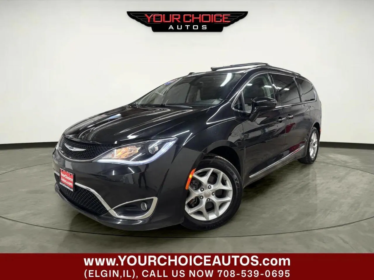 Black 2018 Chrysler Pacifica Touring L for sale in Elgin, IL