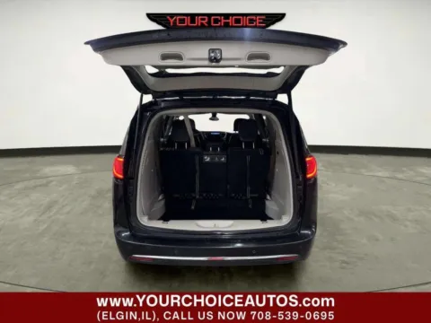 More photos of 2018 Chrysler Pacifica Touring L at Your Choice Autos - Elgin, IL