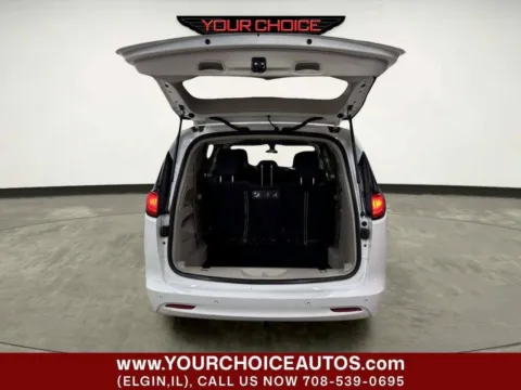More photos of 2019 Chrysler Pacifica LX at Your Choice Autos - Elgin, IL