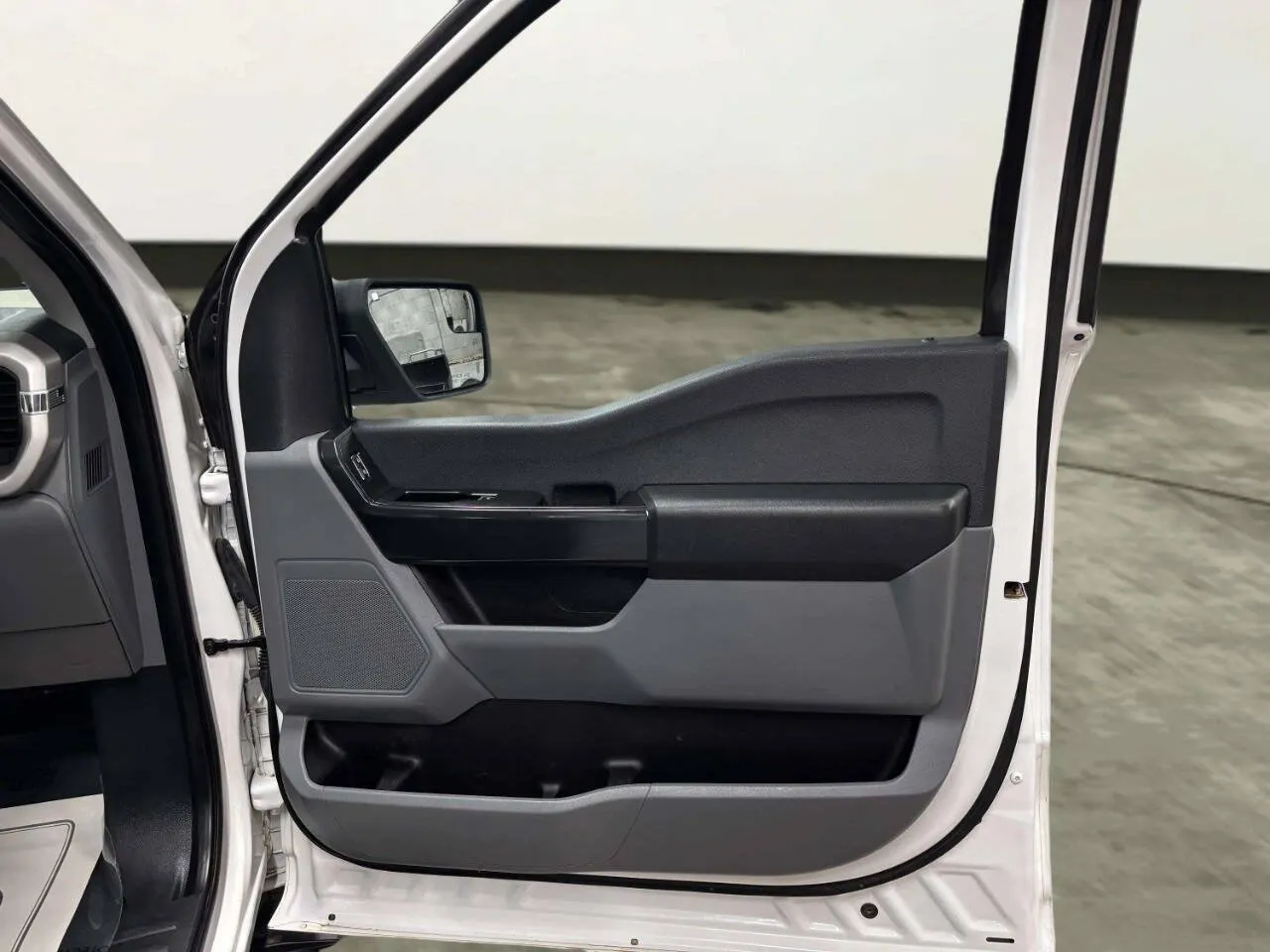 2022 Ford F-150 XL - Photo 15