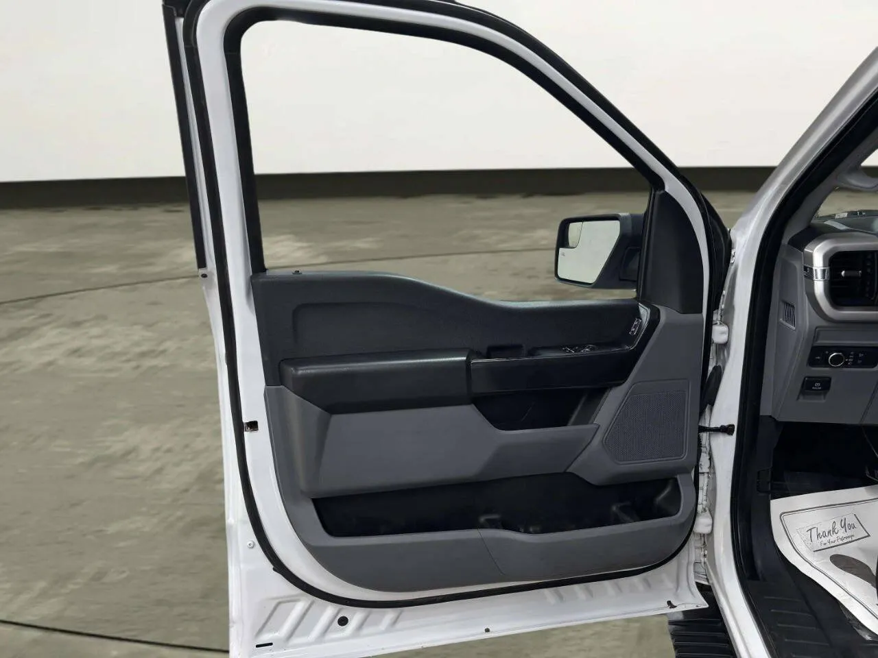 2022 Ford F-150 XL - Photo 11