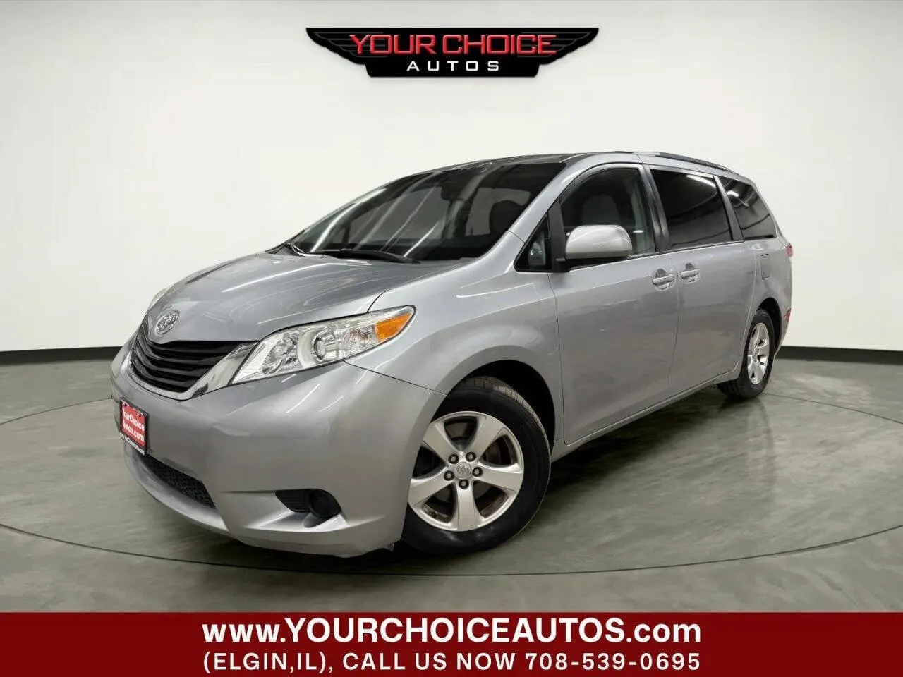 Silver 2014 Toyota Sienna LE 8 Passenger 4dr Mini Van for sale in Elgin, IL