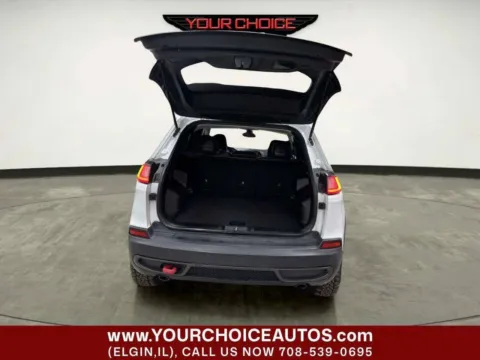 More photos of 2019 Jeep Cherokee Trailhawk at Your Choice Autos - Elgin, IL