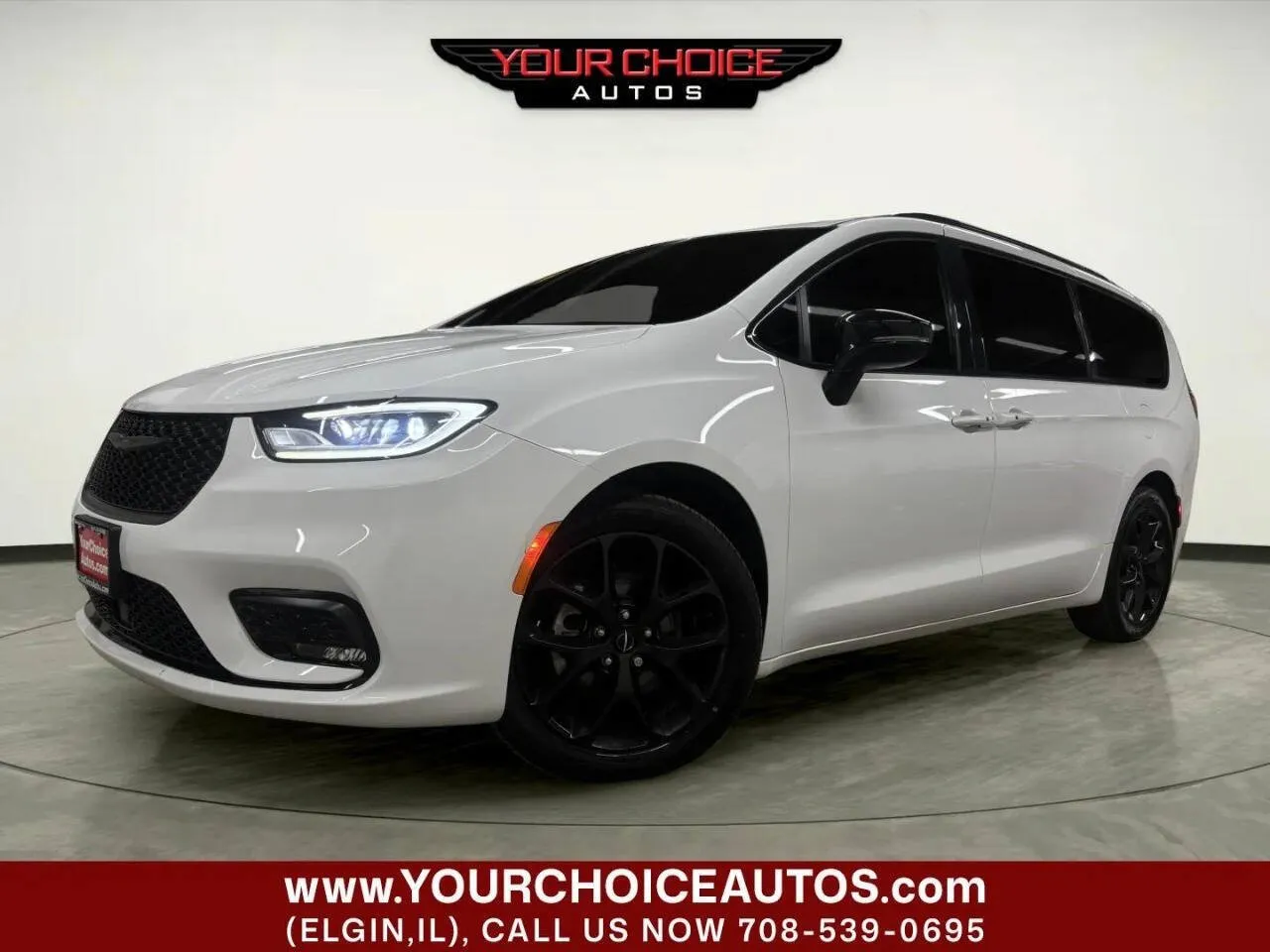 White 2024 Chrysler Pacifica Touring L for sale in Elgin, IL