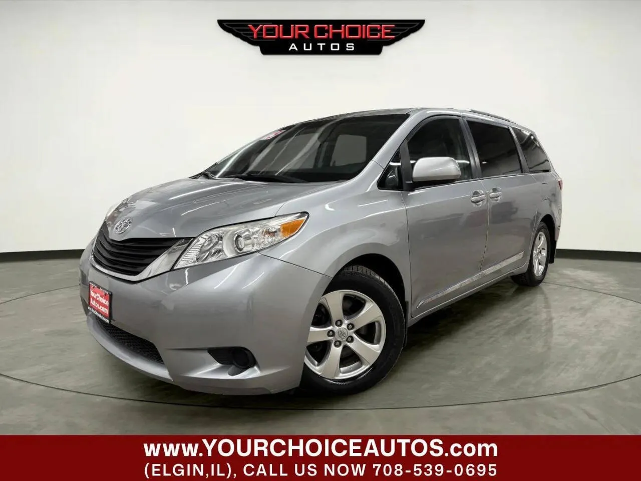 Silver 2015 Toyota Sienna LE 8 Passenger 4dr Mini Van for sale in Elgin, IL