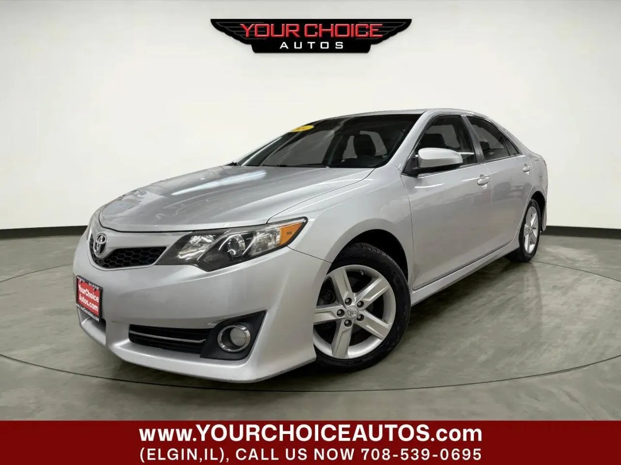 Silver 2014 Toyota Camry SE 4dr Sedan for sale in Elgin, IL