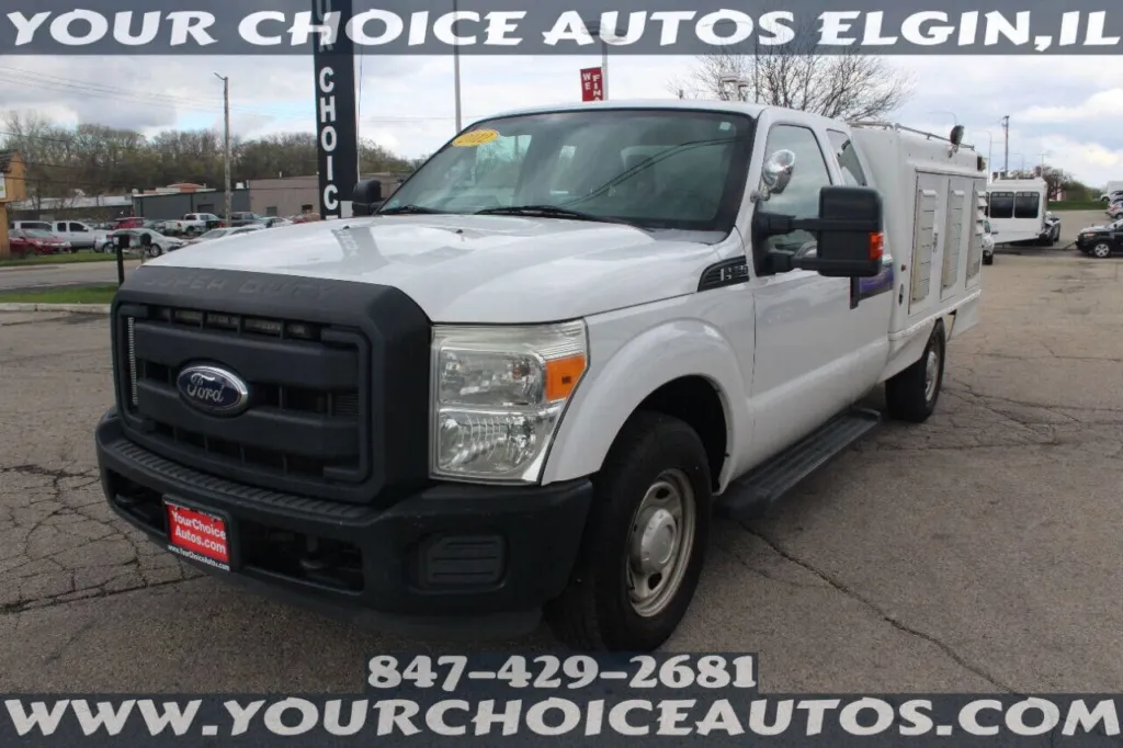2012 Ford Super Duty F-250 SRW 4X2 4dr SuperCab 141.8 158 in. WB for sale in Elgin, IL