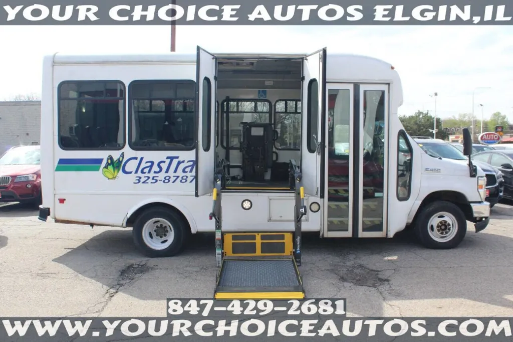 2015 Ford Econoline Commercial Cutaway E 450 SD 2dr Commercial/Cutaway/Chassis 158 176 in. WB for sale in Elgin, IL