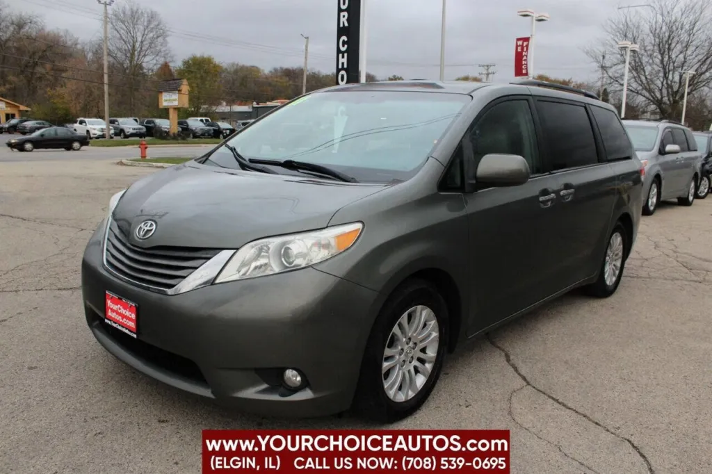 2011 Toyota Sienna XLE 8 Passenger 4dr Mini Van for sale in Elgin, IL