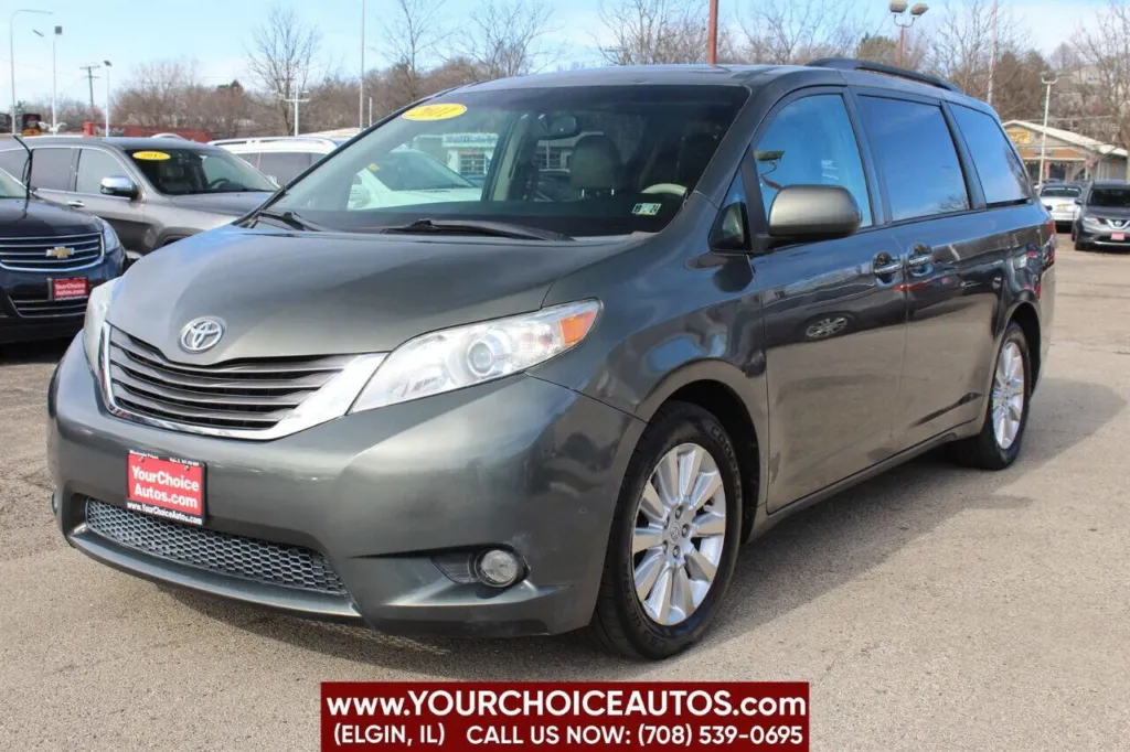 2011 Toyota Sienna XLE 7 Passenger AWD 4dr Mini Van for sale in Elgin, IL