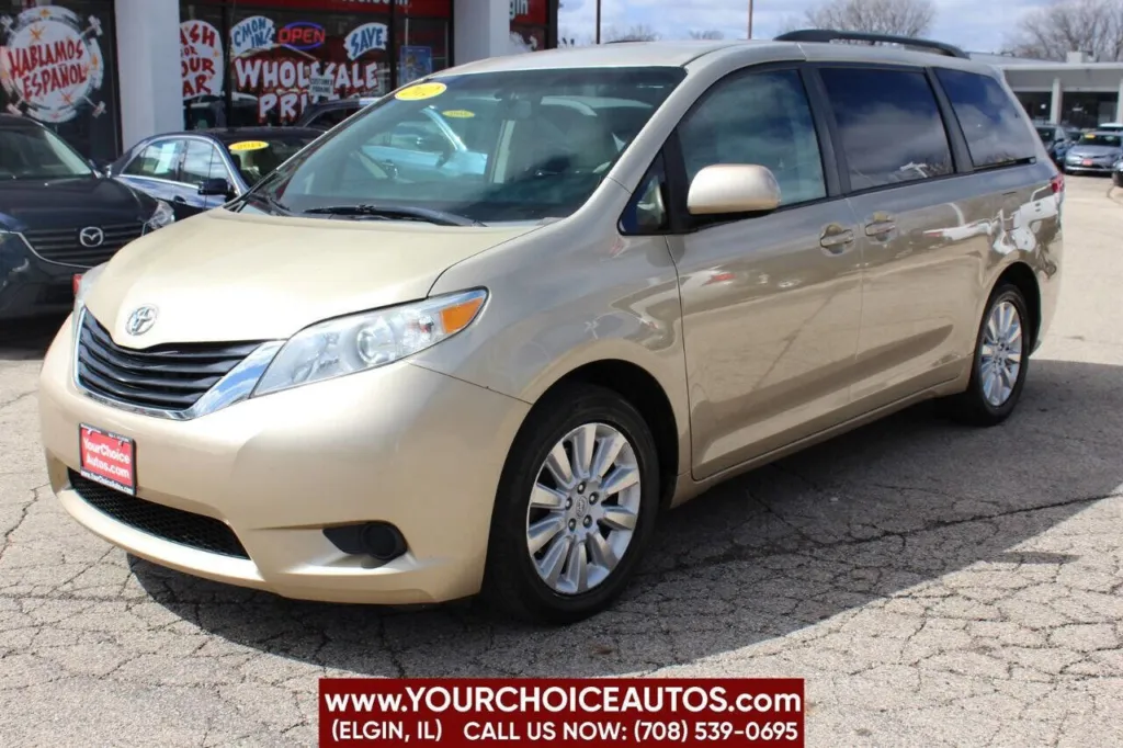 Used 2013 Toyota Sienna LE for sale in Elgin, IL at Your Choice Autos ...
