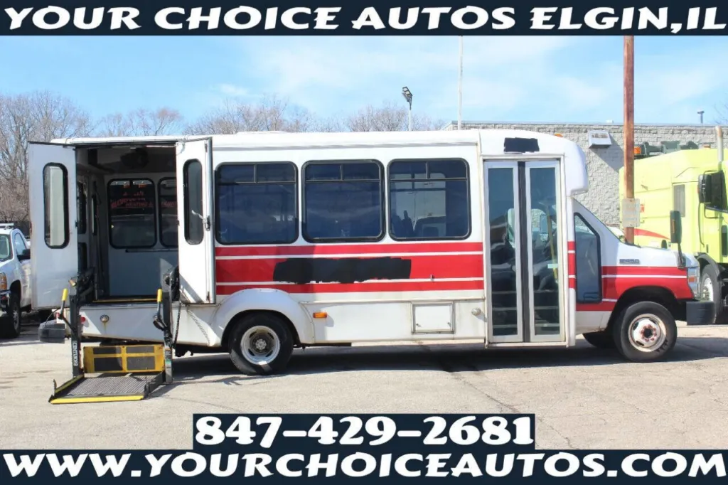 2013 Ford Econoline Commercial Cutaway E 450 SD 2dr Commercial/Cutaway/Chassis 158 176 in. WB for sale in Elgin, IL