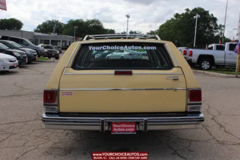 More photos of 1986 Oldsmobile Custom Cruiser Base 4dr Wagon at Your Choice Autos - Elgin, IL