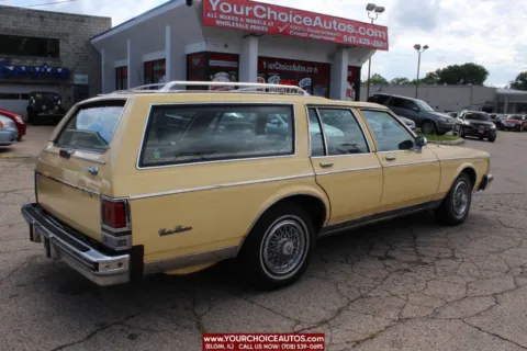 More photos of 1986 Oldsmobile Custom Cruiser Base 4dr Wagon at Your Choice Autos - Elgin, IL