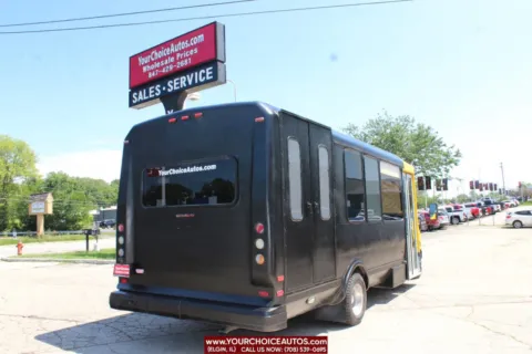 More photos of 2006 Ford Econoline Commercial Cutaway E 450 SD 2dr Commercial/Cutaway/Chassis 158 176 in. WB at Your Choice Autos - Elgin, IL