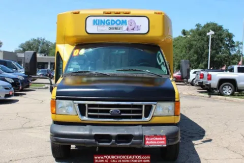 Photos of 2006 Ford Econoline Commercial Cutaway E 450 SD 2dr Commercial/Cutaway/Chassis 158 176 in. WB for sale in Elgin, IL at Your Choice Autos - Elgin