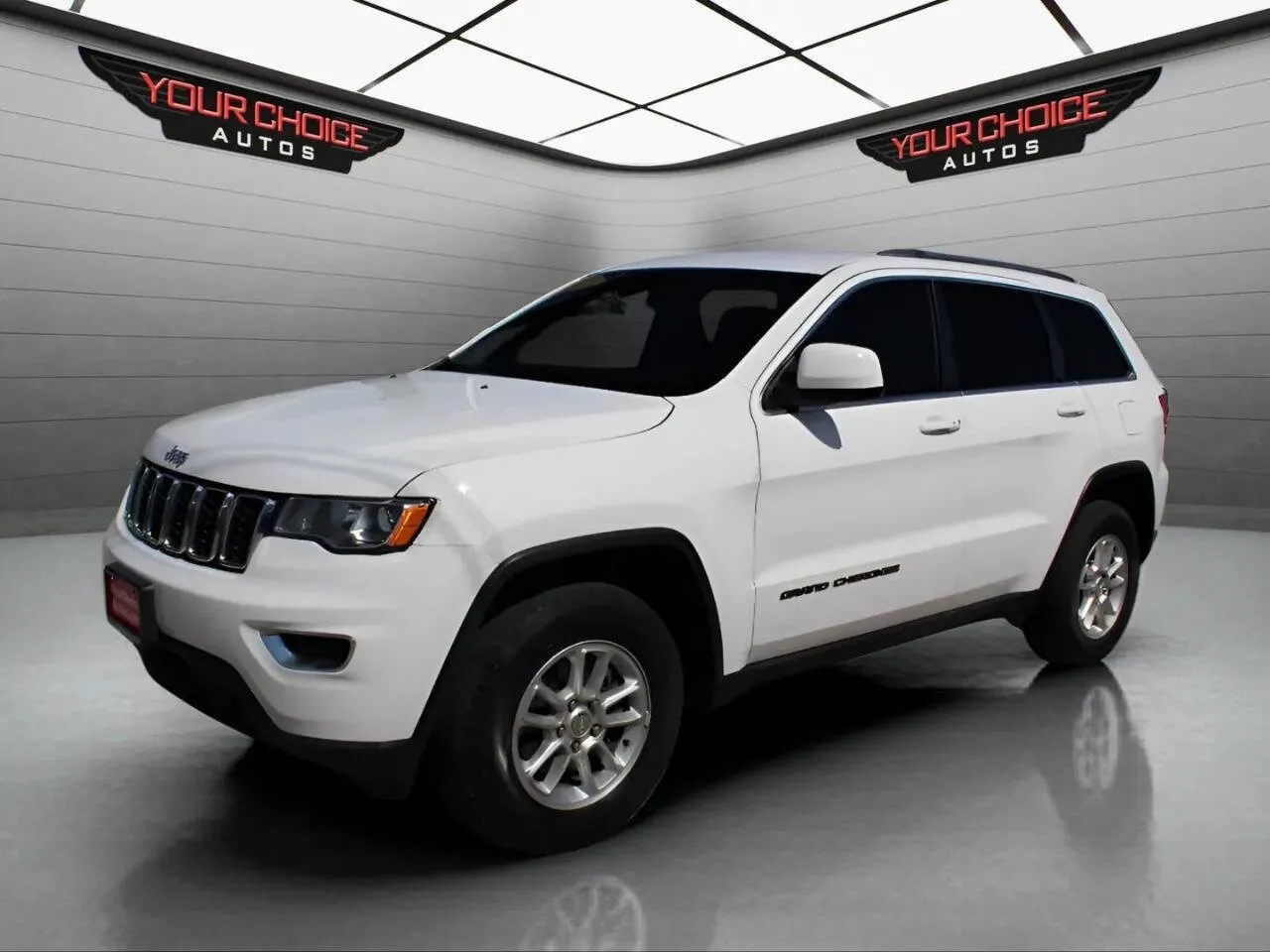 White 2019 Jeep Grand Cherokee Laredo E for sale in Elgin, IL
