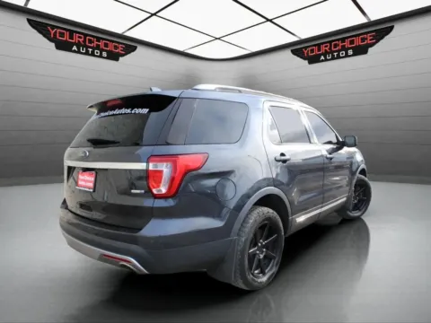 More photos of 2017 Ford Explorer XLT at Your Choice Autos - Elgin, IL