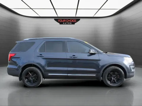More photos of 2017 Ford Explorer XLT at Your Choice Autos - Elgin, IL