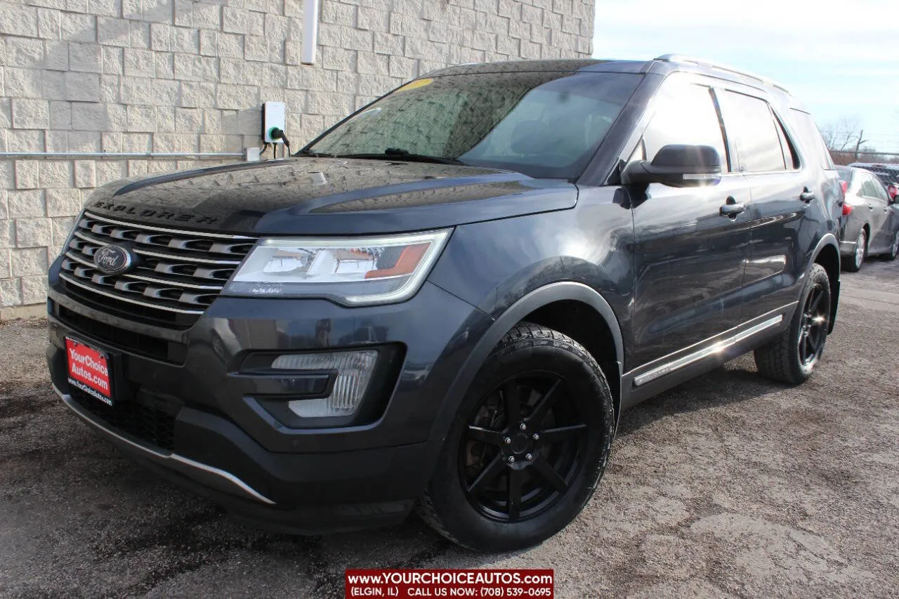 Black 2017 Ford Explorer XLT for sale in Elgin, IL