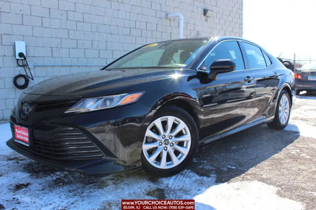 2018 Toyota Camry LE 4dr Sedan for sale in Elgin, IL