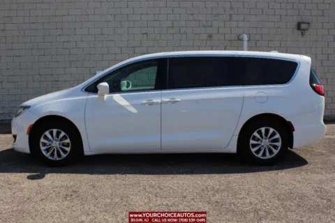 Photos of 2018 Chrysler Pacifica Touring Plus for sale in Elgin, IL at Your Choice Autos - Elgin