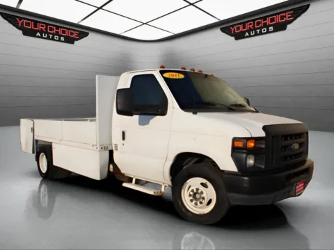 Another view of 2011 Ford Econoline Commercial Cutaway E 450 SD 2dr Commercial/Cutaway/Chassis 158 176 in. WB for sale in Elgin, IL at Your Choice Autos - Elgin