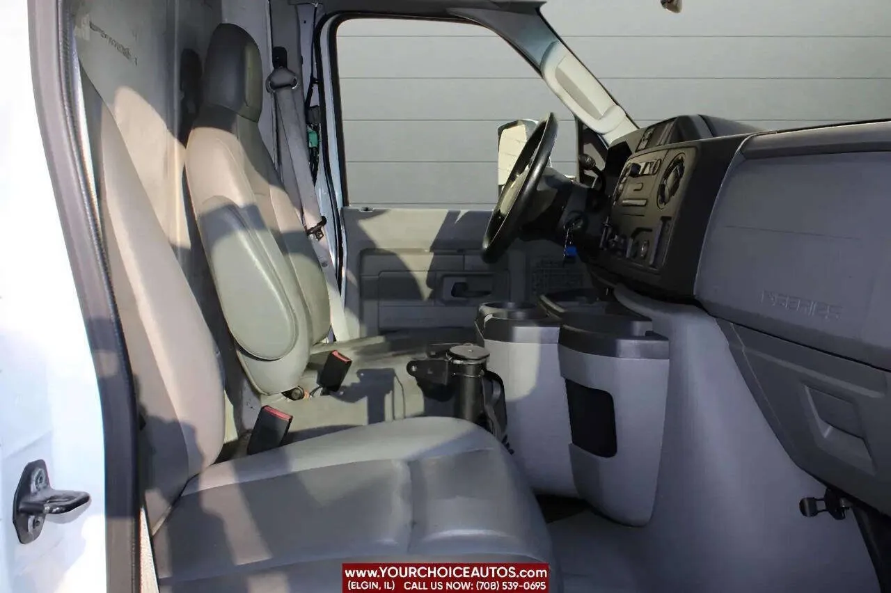2011 Ford Econoline - Photo 11