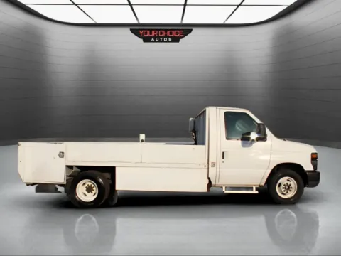 More photos of 2011 Ford Econoline Commercial Cutaway E 450 SD 2dr Commercial/Cutaway/Chassis 158 176 in. WB at Your Choice Autos - Elgin, IL