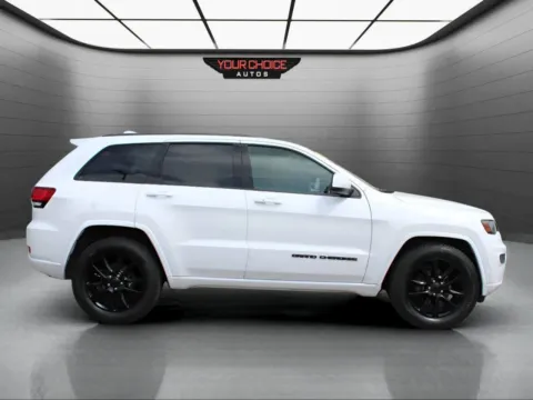 More photos of 2018 Jeep Grand Cherokee Altitude at Your Choice Autos - Elgin, IL
