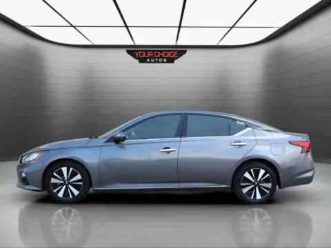 Photos of 2021 Nissan Altima 2.5 SL for sale in Elgin, IL at Your Choice Autos - Elgin