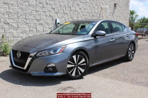 Gray 2021 Nissan Altima 2.5 SL for sale in Elgin, IL