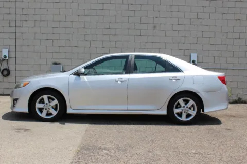 Photos of 2012 Toyota Camry SE 4dr Sedan for sale in Elgin, IL at Your Choice Autos - Elgin
