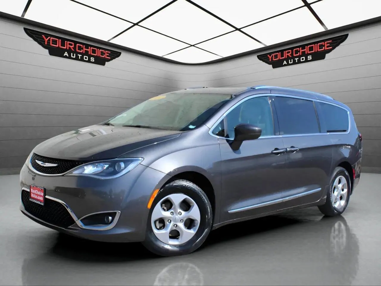 Gray 2017 Chrysler Pacifica Touring-L Plus for sale in Elgin, IL