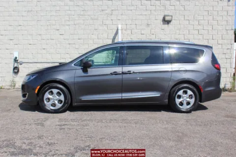 Photos of 2017 Chrysler Pacifica Touring-L Plus for sale in Elgin, IL at Your Choice Autos - Elgin