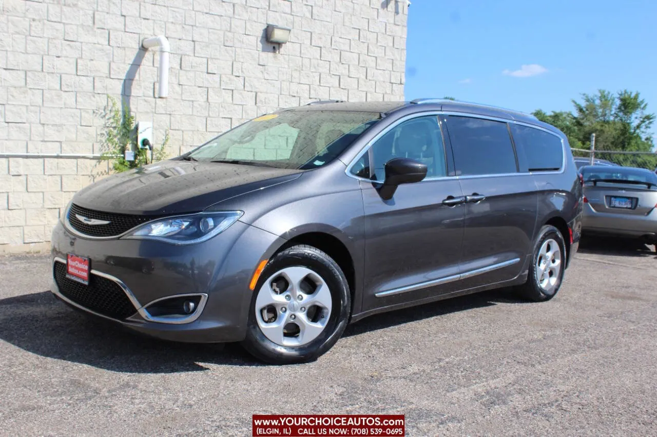 Gray 2017 Chrysler Pacifica Touring-L Plus for sale in Elgin, IL