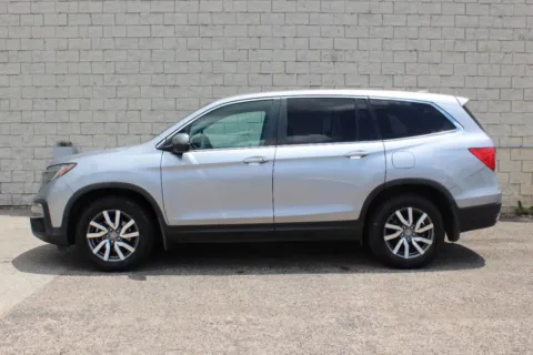 Photos of 2020 Honda Pilot EX for sale in Elgin, IL at Your Choice Autos - Elgin