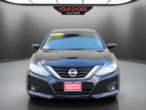 Black 2017 Nissan Altima 2.5 SV for sale in Elgin, IL