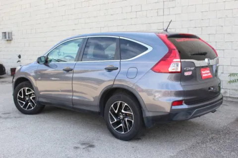 Another view of 2016 Honda CR-V SE for sale in Elgin, IL at Your Choice Autos - Elgin