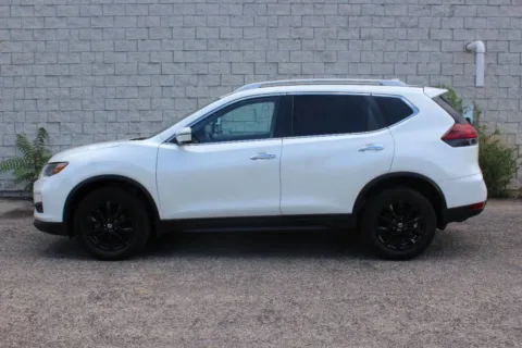 Photos of 2020 Nissan Rogue SV for sale in Elgin, IL at Your Choice Autos - Elgin