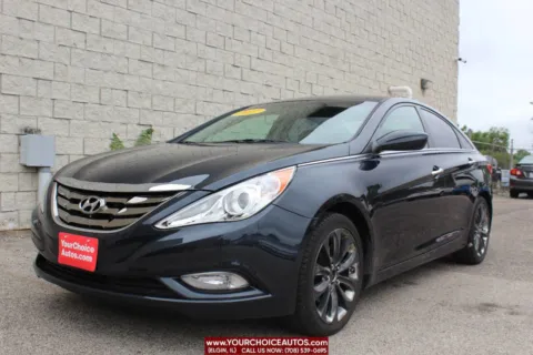 Blue 2011 Hyundai Sonata SE for sale in Elgin, IL