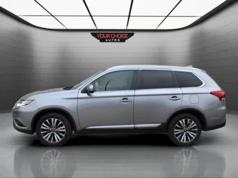 Photos of 2020 Mitsubishi Outlander SEL AWD 4dr SUV for sale in Elgin, IL at Your Choice Autos - Elgin