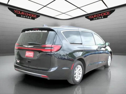 More photos of 2022 Chrysler Pacifica Touring L at Your Choice Autos - Elgin, IL