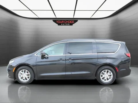 Photos of 2022 Chrysler Pacifica Touring L for sale in Elgin, IL at Your Choice Autos - Elgin